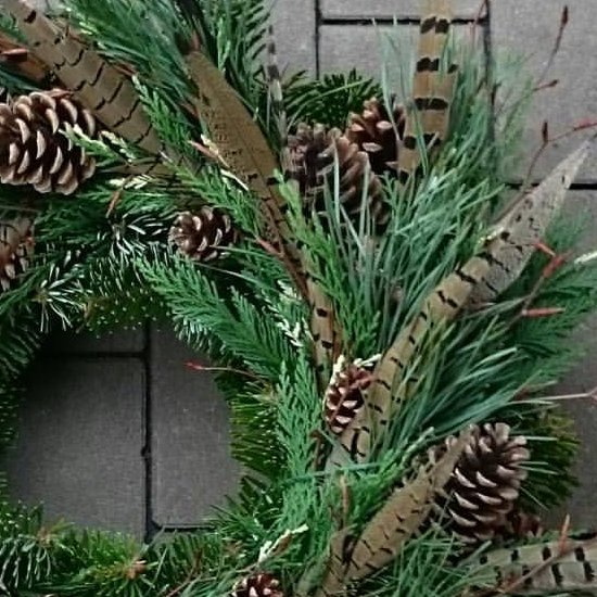 Basic festive wreath, easy DIY.