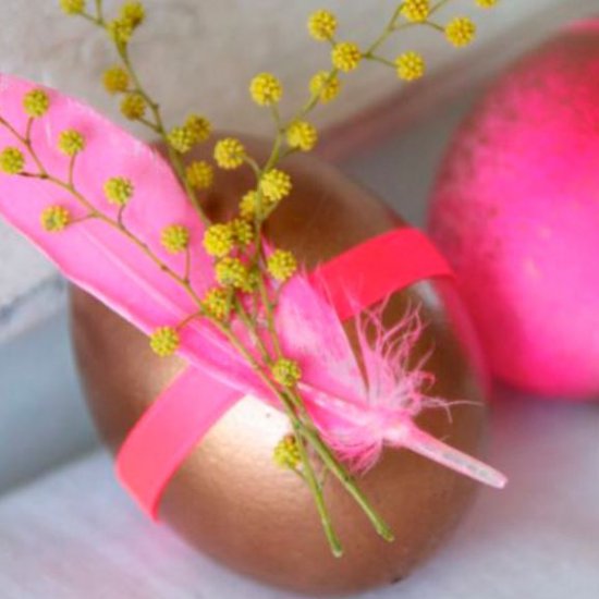 Bright pink Easter deco