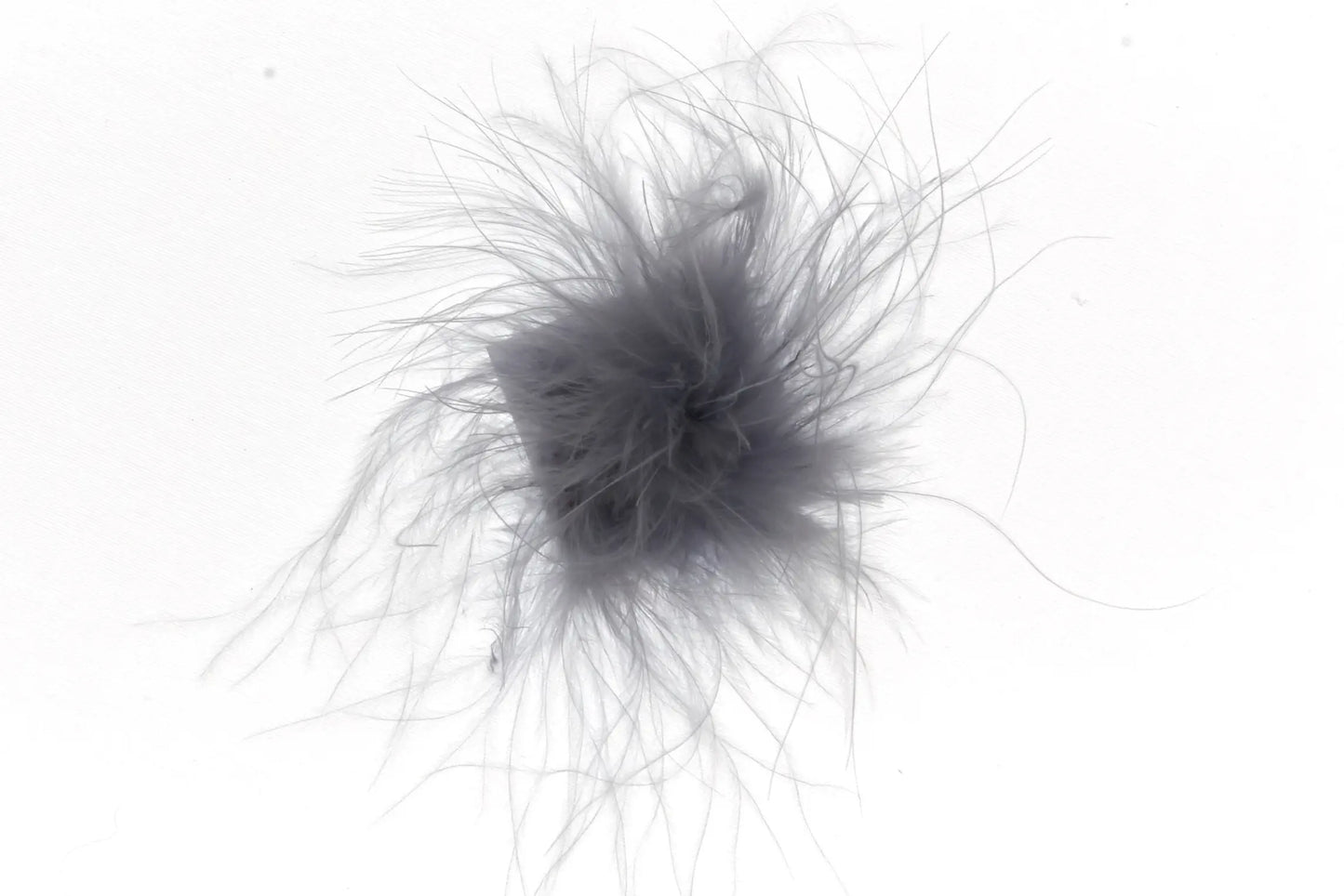Pompon con etiqueta gris ratón 3cm