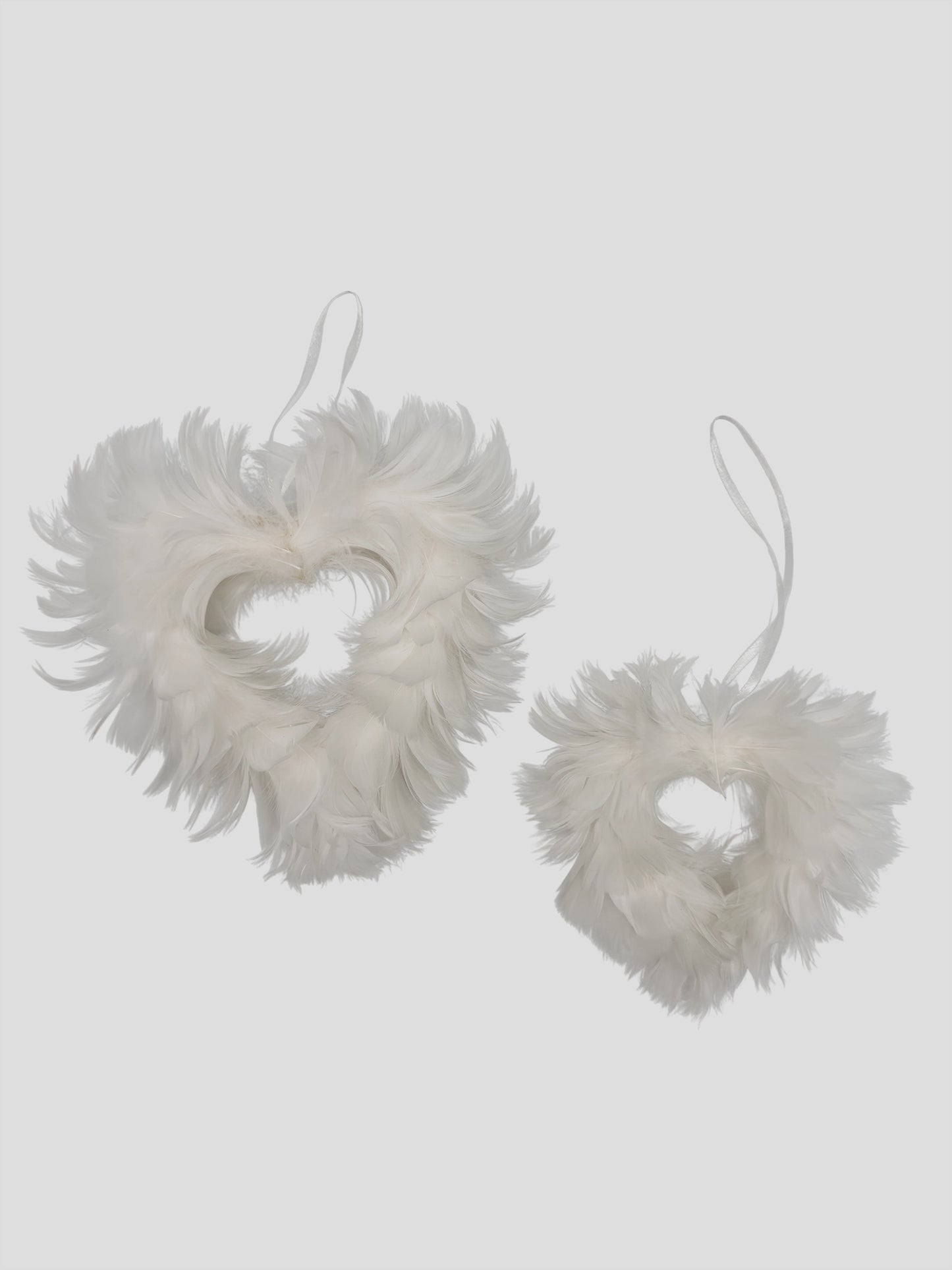 Valentijn hartjes op om te hangen 20cm en 12cm wit